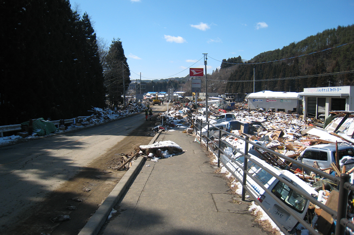 道路啓開にが完了した宮古市田老地区 / 出典:国土交通省東北地方整備局