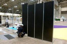 建築や内装工事の現場とは”ひと味違う”！展示会ブースの施工現場のリアル