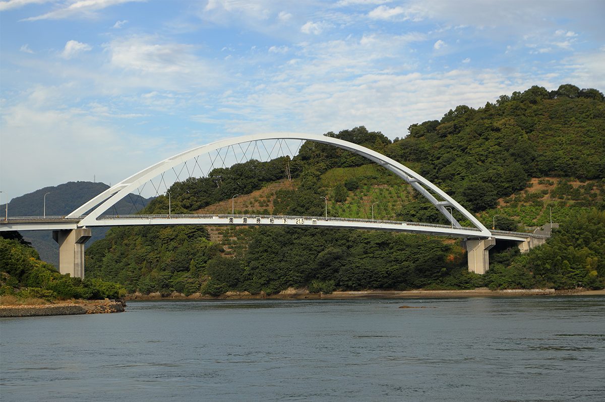 中の瀬戸大橋（画像提供：依田正広氏）