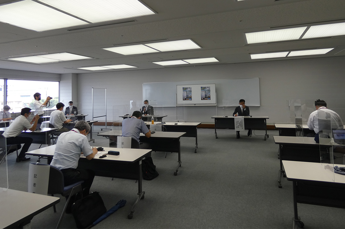 関東地方整備局内で開催された全国大会に関する記者会見