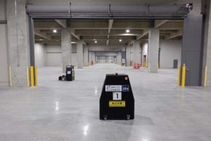 0.1mmのクラックも見逃さない。床コンクリのひび割れ検査ロボを安藤ハザマが実用化