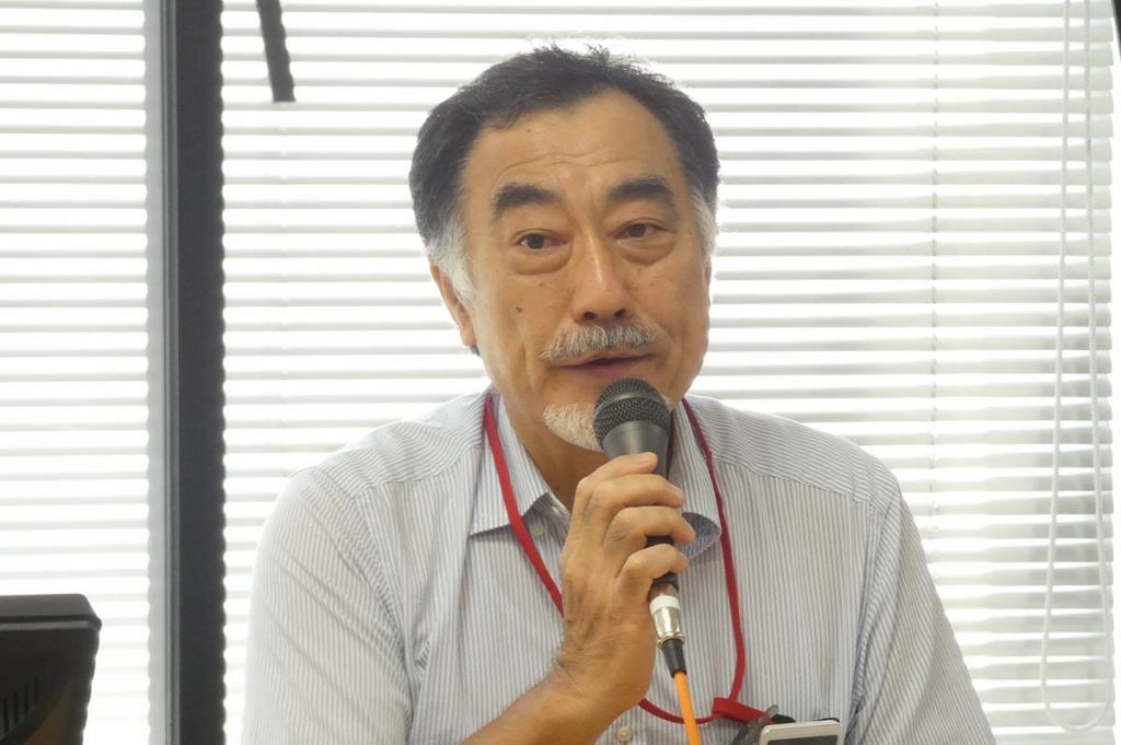 記者会見する土木学会インフラ体力診断小委員会の家田仁委員長