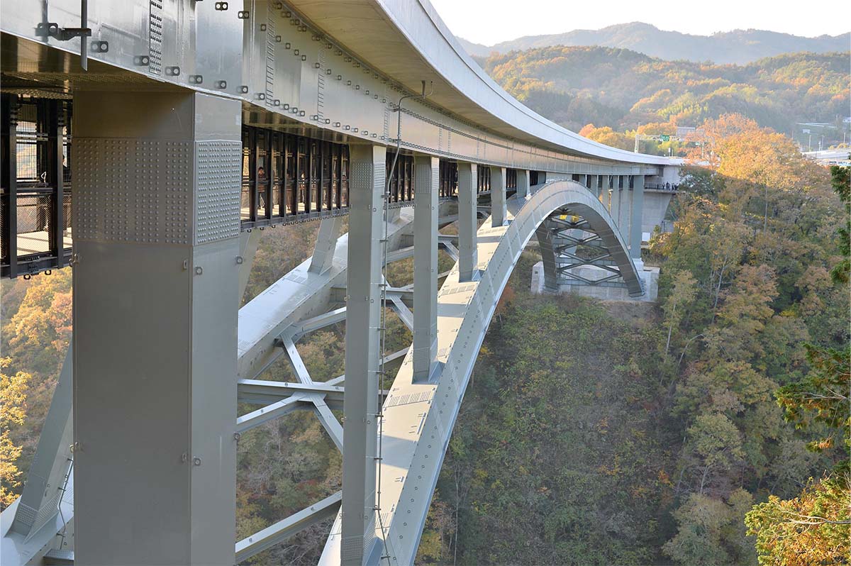 優秀賞の「天龍峡大橋」は、丁寧な施工によりデザインが実現した好事例