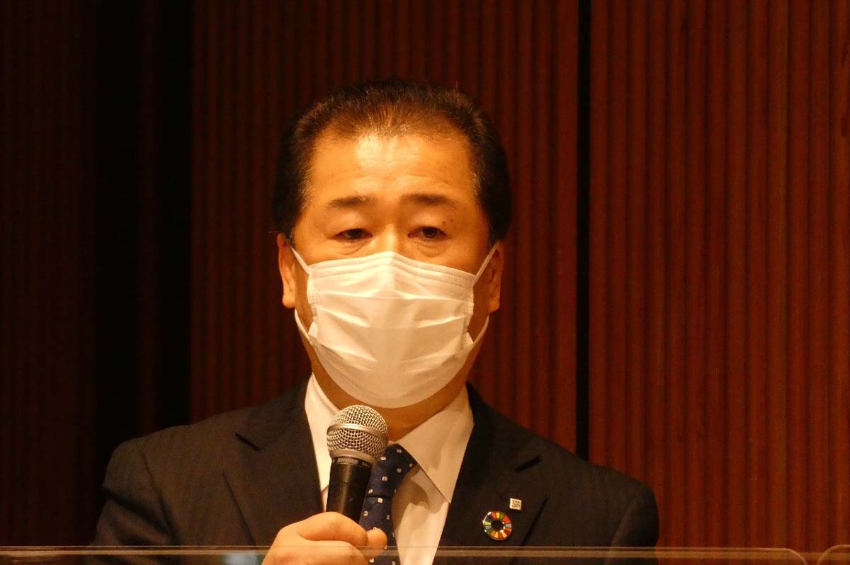 樹脂窓の販売が伸びると予測する魚津彰取締役上席執行役員住宅本部長