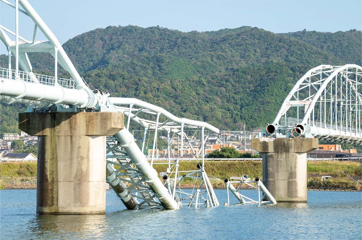 効率的な点検により、メンテナンスを行えば、水管橋の落橋が防止できた可能性も / 出典:国土交通省近畿地方整備局HP
