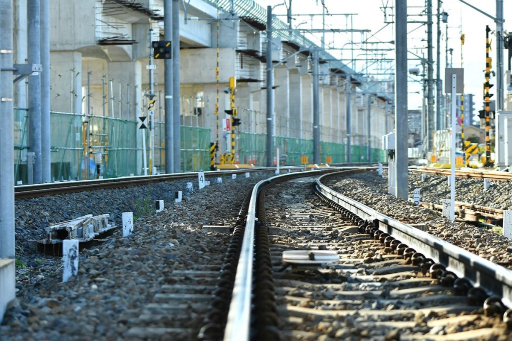 せん断破壊が原因か？福島県沖地震による新幹線橋脚の損傷