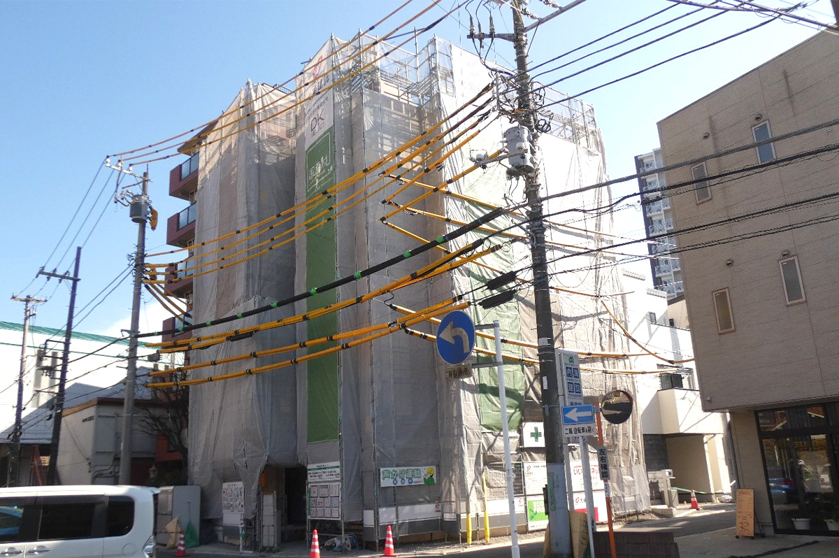 千葉県・船橋市で建築中のオリジナルCLT工法による木造4階建て賃貸住宅