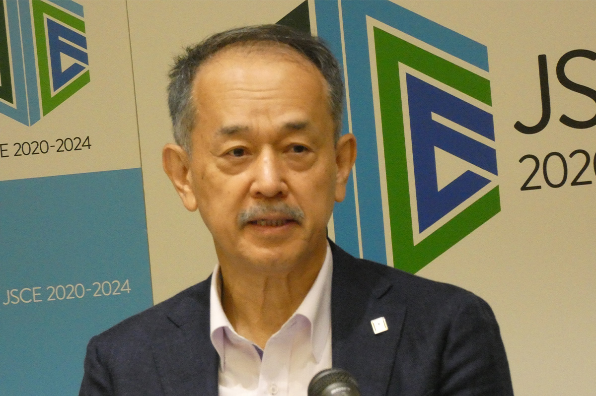 屋井鉄雄同委員会副委員長(土木学会副会長)