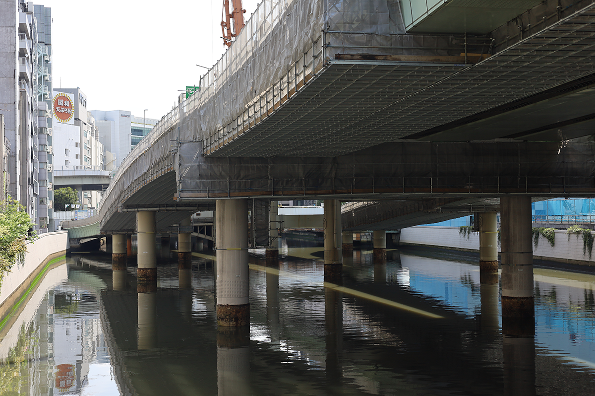 日本橋区間呉服橋・江戸橋出入口撤去工事の様子（4月中旬時点）