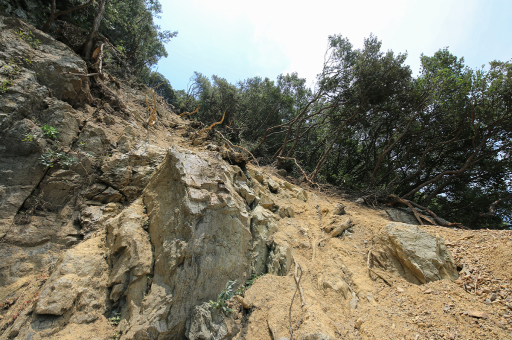 豪雨災害、土砂崩れ