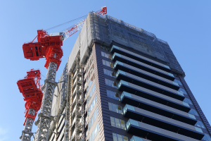 「無理！工期に間に合わない！」工程がチョー遅れたマンション新築工事の結末