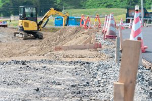 労働時間の上限規制に約8割が未対応【建設業の中小企業経営者 1,100人調査】