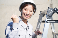 「けんせつ小町」はただの”お飾り”?工事現場に送り込まれた実験台の女性たち