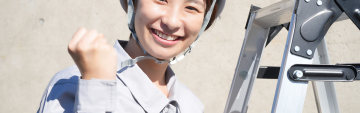 「けんせつ小町」はただの"お飾り"？工事現場に送り込まれた実験台の女性たち