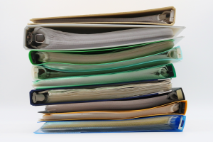 依頼者急増中？「書類作成代行」は業務効率化や残業削減の一助となるか