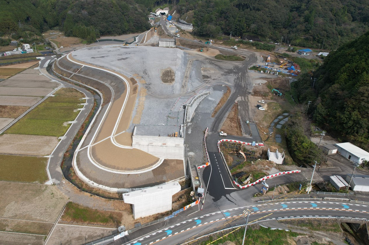 黒潮佐賀IC(上分地区)の現場(中村河川国道事務所写真提供)