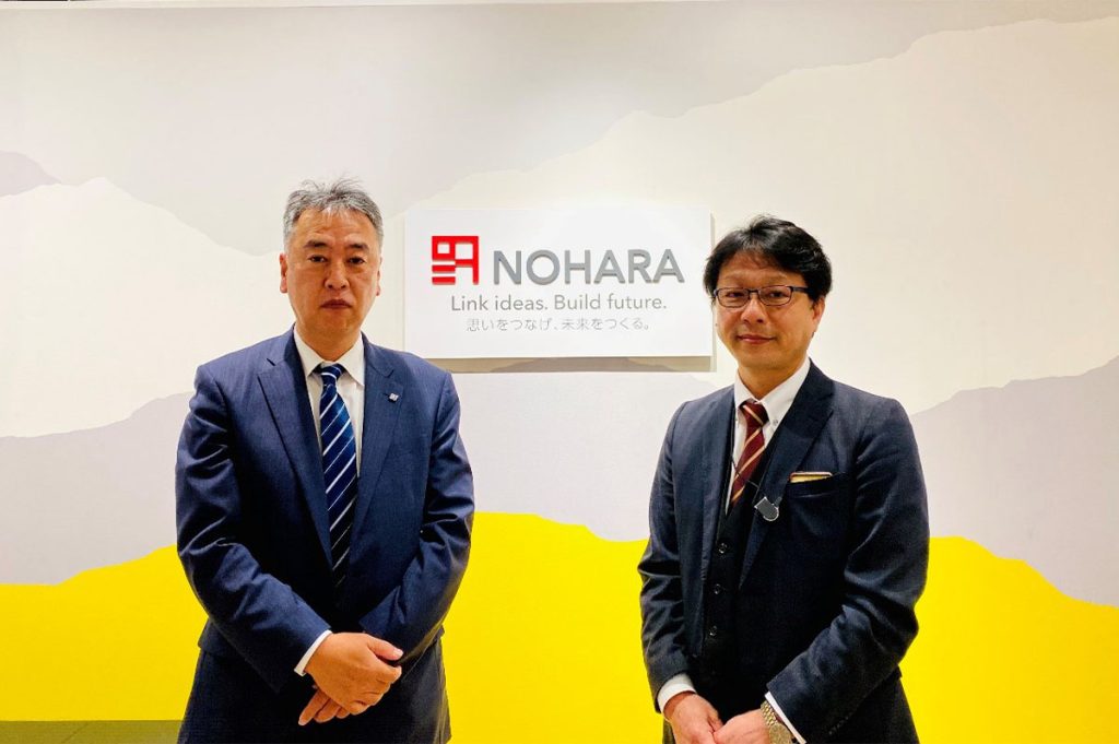 左から、野原産業エンジニアリング取締役兼営業統括部統括部長の野口哲男氏と、営業統括部改装部長の髙橋徹氏