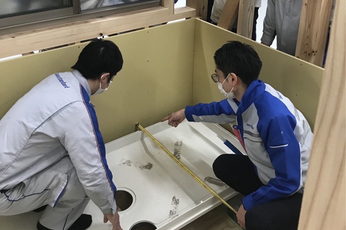 体験型で質問が容易にできる研修としている
