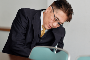 「なんで若造の配下で働かないといけないんだ」一番年下の私が主任技術者になってしまった現場