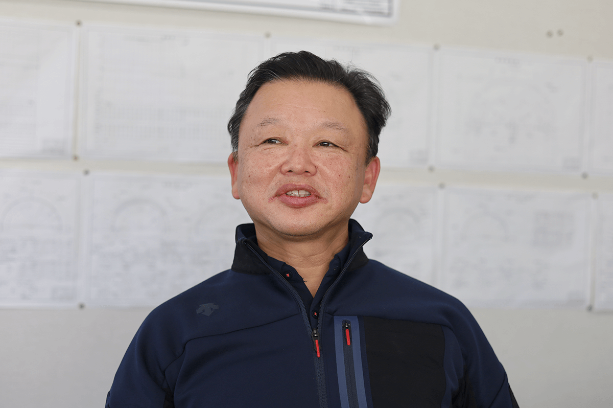 インタビューに答える加藤さん