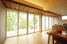 【YKK AP】地域工務店と連携し、樹脂窓による高性能住宅の拡大目指す