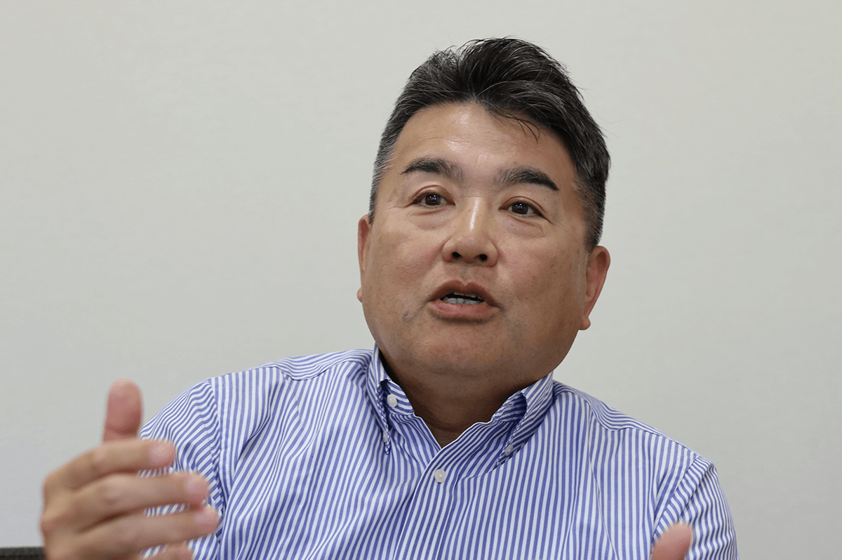 インタビューに答える木村さん