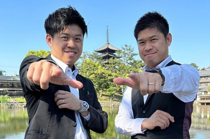 双子で会社を盛り立てる兄の基泰氏（左）と弟の康祐氏