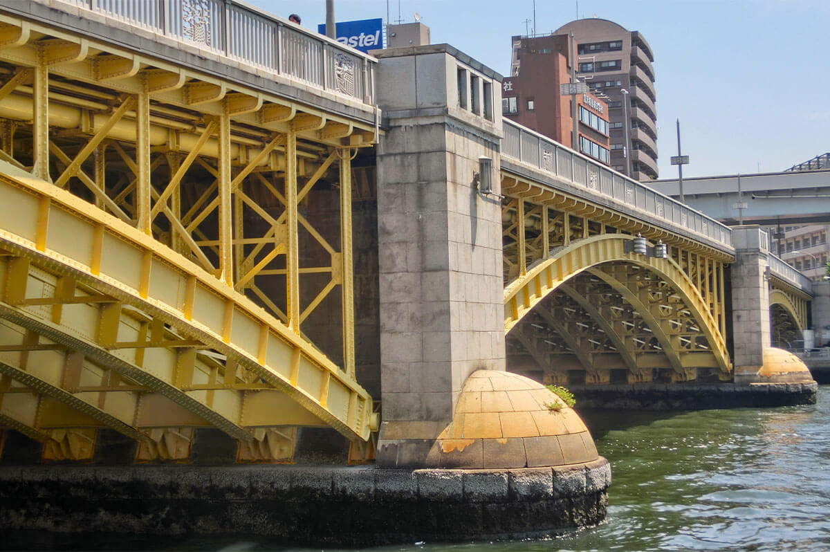 深い設計哲学を持つ「蔵前橋」