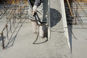 コンクリート打設の基本ガイド。施工手順や注意点を解説