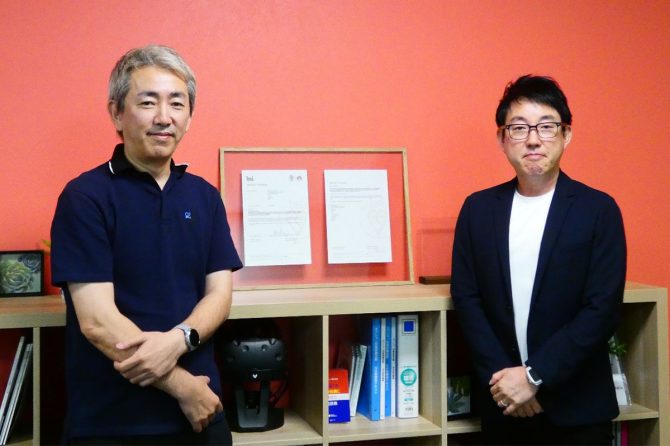 左から、代表取締役社長COOの守屋正規氏、代表取締役会長CEOの守屋史章氏