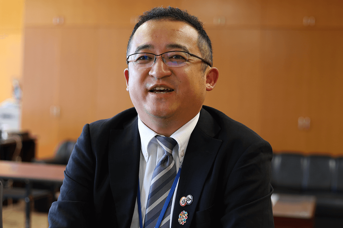 インタビューに答える森山さん