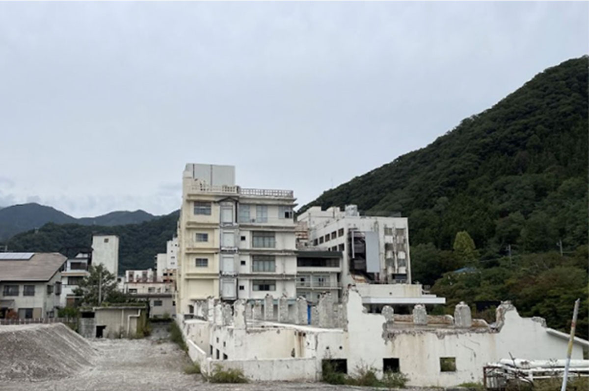 一部解体した「旧一葉亭」