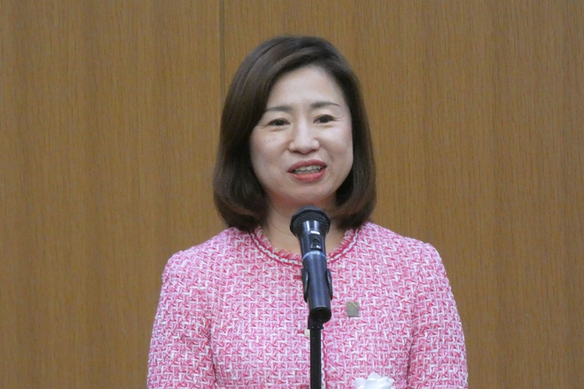 総論を述べる田中里沙委員長（事業構想大学院大学 学長）