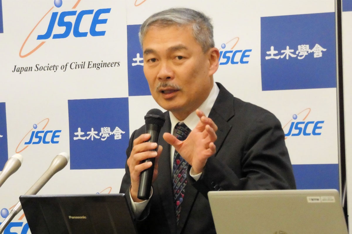 藤井聡委員長（京都大学大学院工学研究科教授）