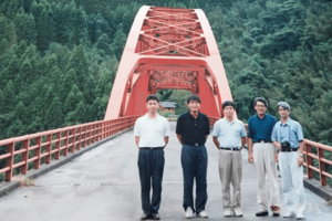 地方の小規模吊橋への愛情を事業化