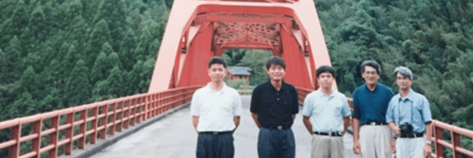 地方の小規模吊橋への愛情を事業化