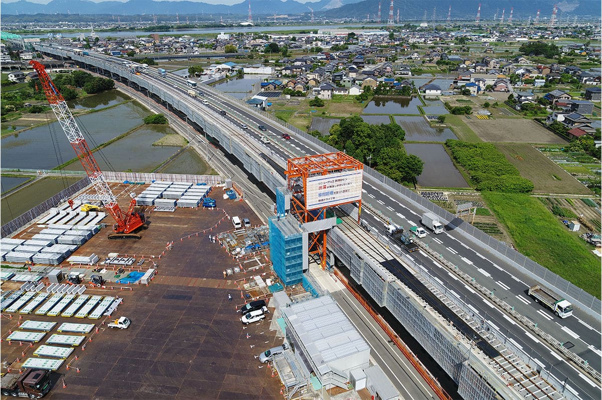 床版取替を短期間で実施した「東名阪自動車道弥富高架橋（下り線）の大規模更新」