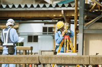 測量士の年収はどれくらい？年収アップ方法やおすすめの資格を紹介