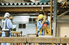 測量士の年収はどれくらい？年収アップ方法やおすすめの資格を紹介