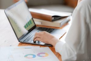 「橋梁補修が進まないのは、補修費ならびに技術者の不足が大きな要因」をデータで裏付け、やってみたけれど・・・