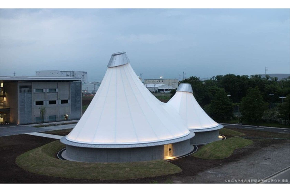 ホワイトライノⅡ～テンセグリティの構造システムを用いたサスペンション膜構造建築～ / 撮影：東京大学生産技術研究所 川口研究室