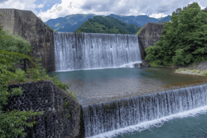 堰堤（えんてい）とは？ダムとの違いを解説