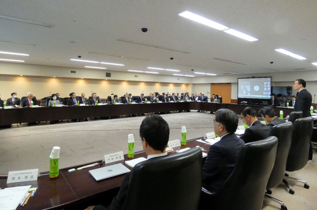 3月27日に開催された、中央建設業審議会総会で「工期に関する基準」改定が審議された。
