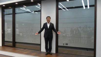 施工の神様 | 【YKK AP】国産木材を活用したトリプルガラス木製窓を