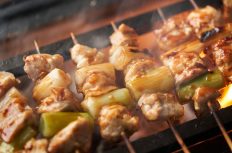 【クイズ】公務員との食事、焼き鳥は何本までならセーフ？