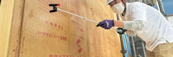 「イエス！ホウ酸ラブ」 お笑い芸人・フォーリンラブのハジメさん、防腐・防蟻の施工会社の社長として奮闘中