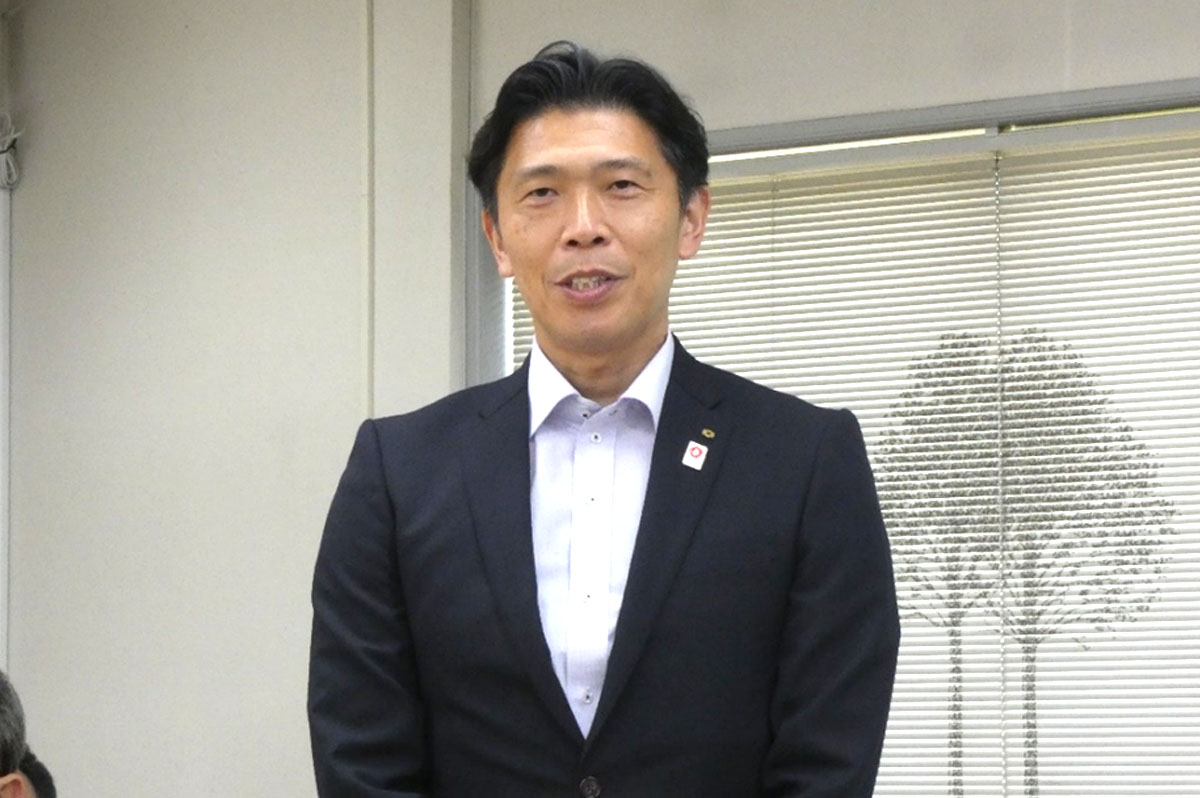 挨拶する関西電力ソリューション本部副本部長開発部門統括の児玉智氏