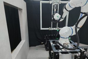 【YKK AP】業界初！ロボットが自動でサッシを取付け。2028年度の社会実装へ