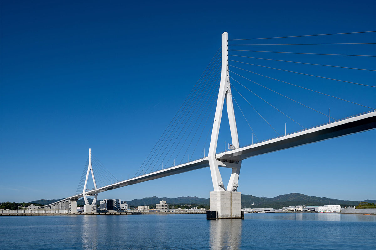 気仙沼湾横断橋（宮城県気仙沼市）