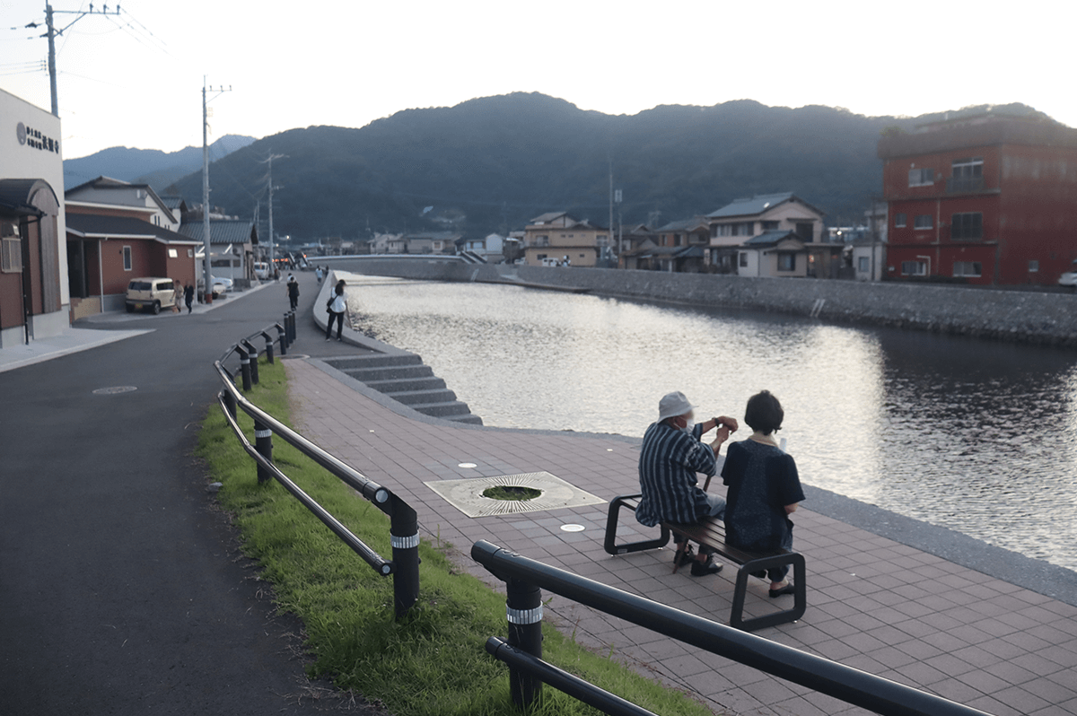 津久見川沿いの様子（福岡大学景観まちづくり研究室提供）